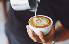 <b>国内高级咖啡师工资待遇了解，成为高级咖啡师的目的是什么？</b>